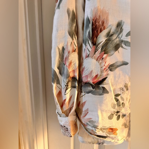 Express Linen-Blend Floral Boyfriend Portofino Shirt women - Picture 9 of 10